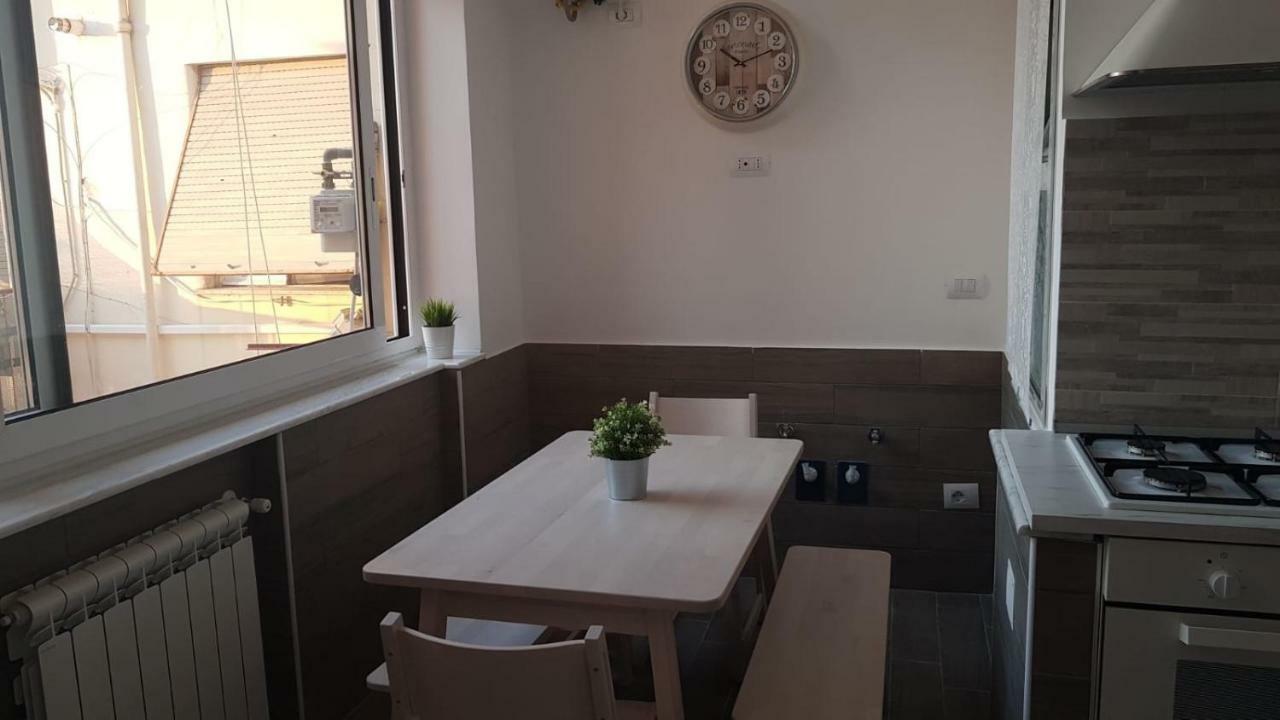 Fusman House Apartment เนเปิลส์ ภายนอก รูปภาพ